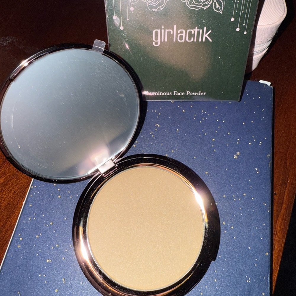Girlactik face powder neutral